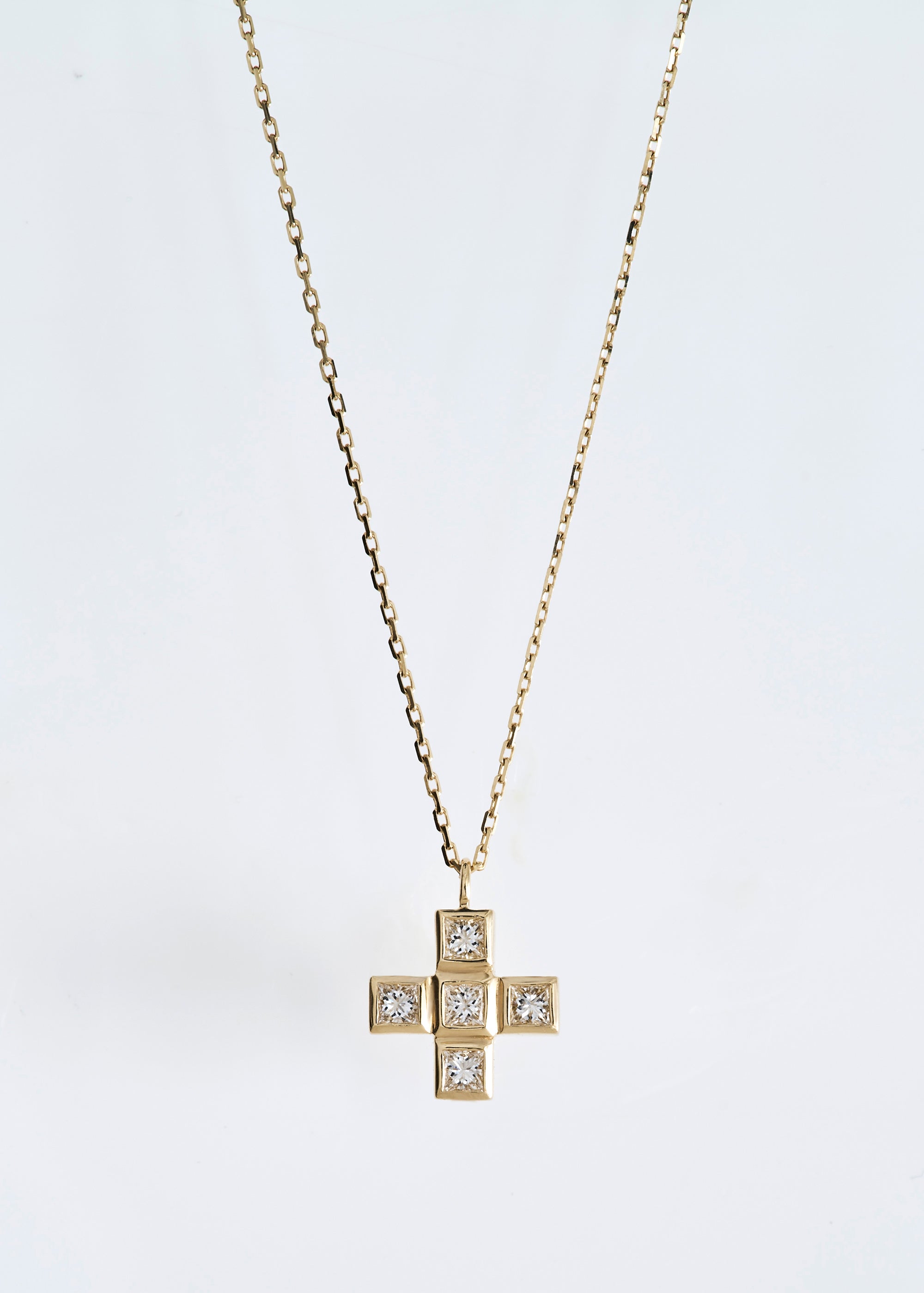 diamond croix short necklace | loin.(ロワン) Herato(ヘルト) 井川遥 